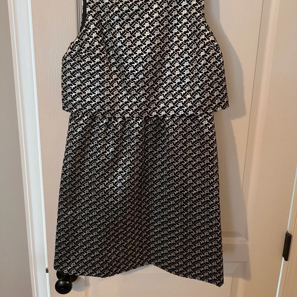 Dress - Picture 1 of 4